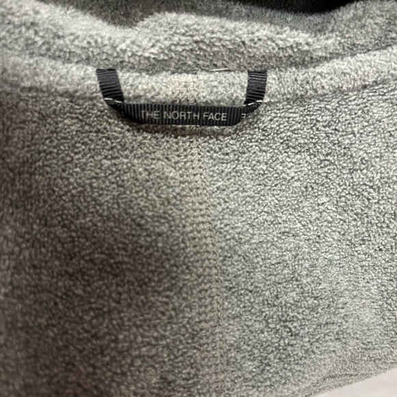 North face full zip jacket. Lightly worn. Warm material. Gray color - Picture 6 of 7